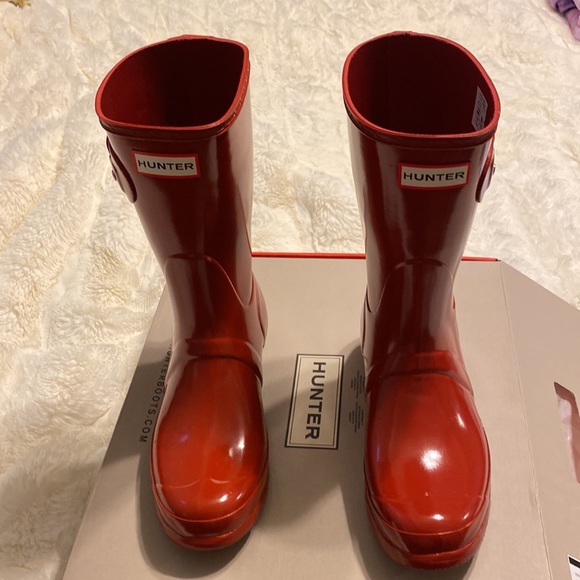 - Like new Military Red Hunter boots. Excellent condition! Only Worn once. - Picture 2 of 8